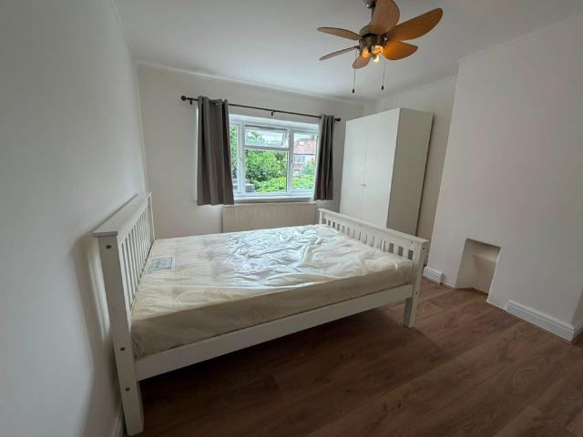 Room for rent in London Borough of Ealing, Greater London