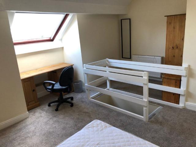 Room for rent in Saint George's, Sheffield