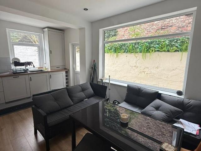 Room for rent in Cavern Quarter, Calderstones