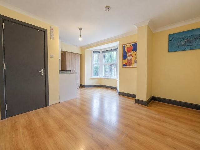 Room for rent in Lower Clapton, Greater London