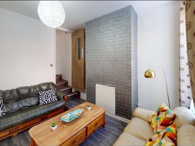 Room for rent in Lenton Abbey, Haddon
