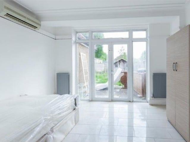 Room for rent in London Borough of Croydon, Greater London