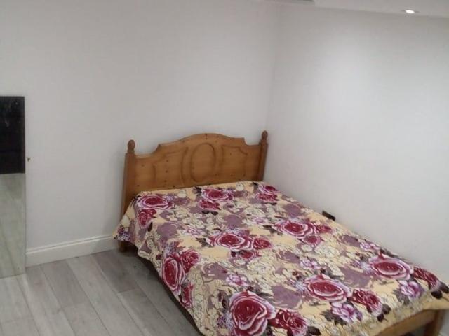 Room for rent in Gants Hill, Greater London