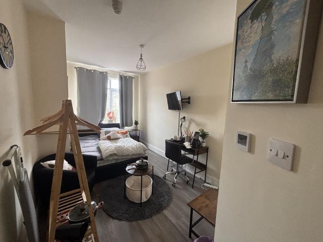 Room for rent in Spring Park, Luton
