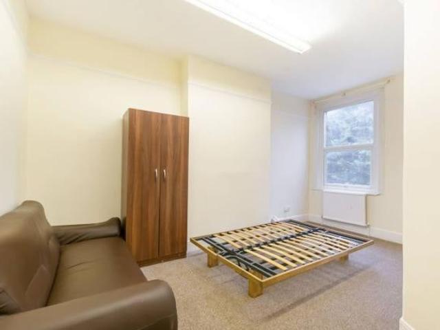 Room for rent in Streatham, Greater London