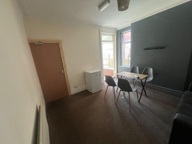 Room for rent in Hillfields, West Midlands