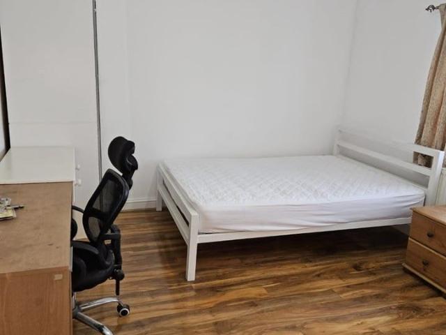 Apartment for rent in Gants Hill, Greater London