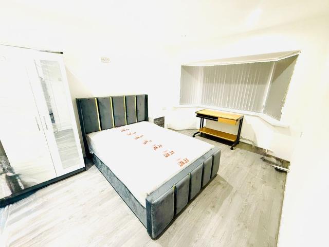 Room for rent in West Midlands