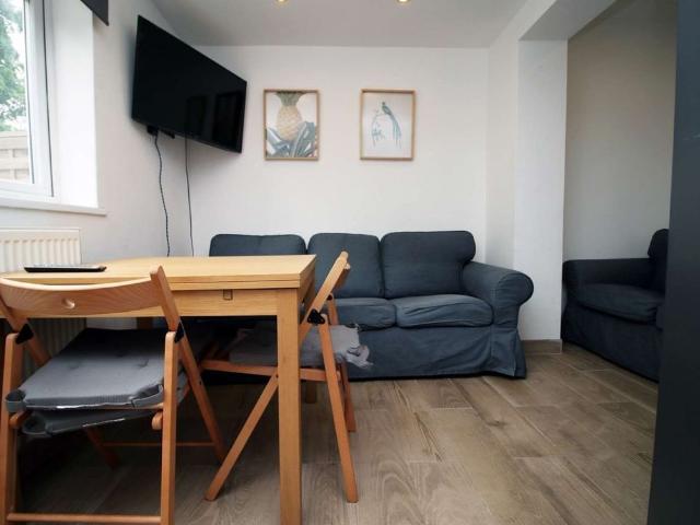 Room for rent in Coedffranc, Jersey Marine