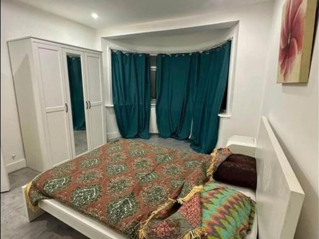 Room for rent in Gants Hill, Greater London