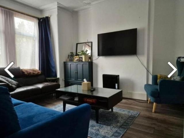 Room for rent in Gants Hill, Greater London