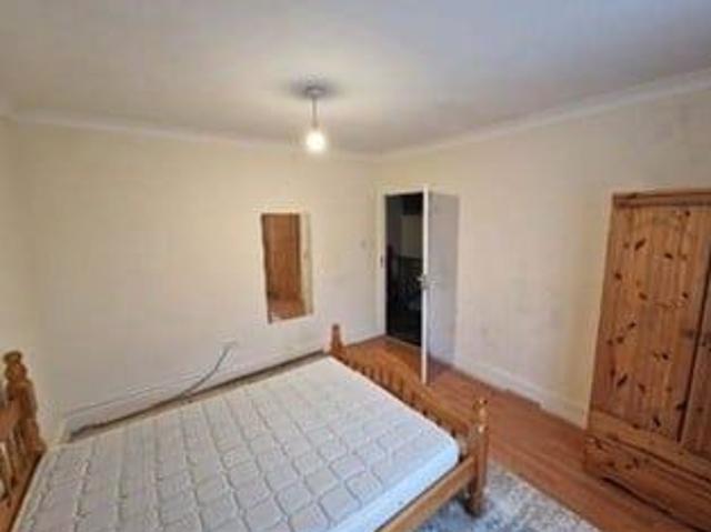 Room for rent in Gants Hill, Greater London