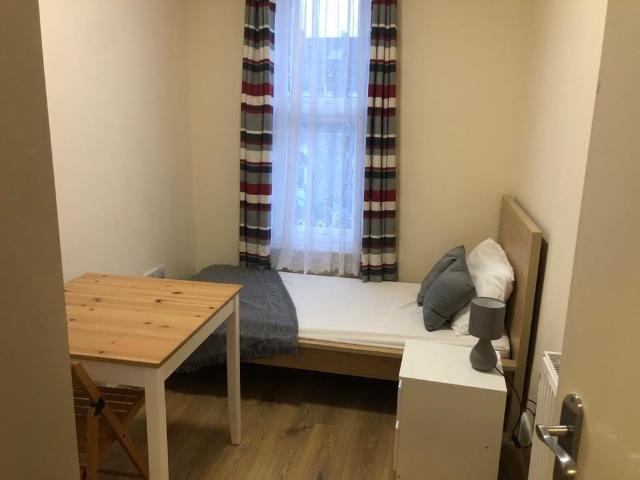 Room for rent in Gants Hill, Greater London