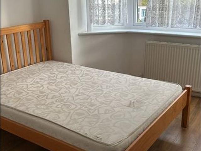 Room for rent in Gants Hill, Greater London