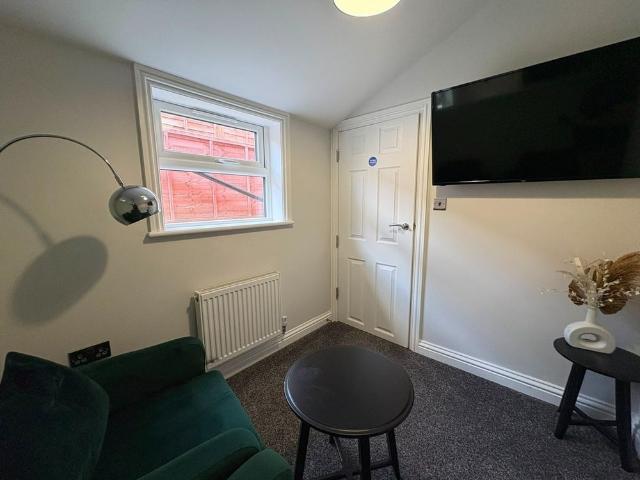 Room for rent in Newtown, Reading