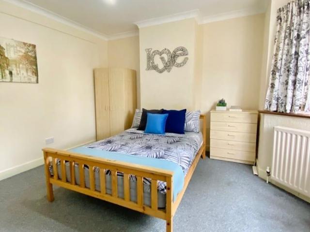 Room for rent in Sudbury, Greater London