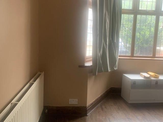 Room for rent in Gants Hill, Greater London