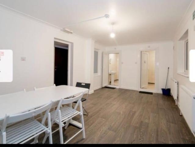 Room for rent in Gants Hill, Greater London