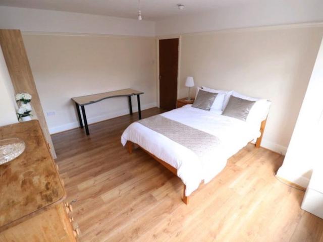 Room for rent in London Borough of Croydon, Greater London