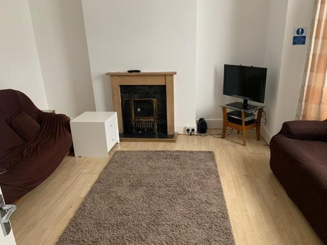 Room for rent in Gants Hill, Greater London