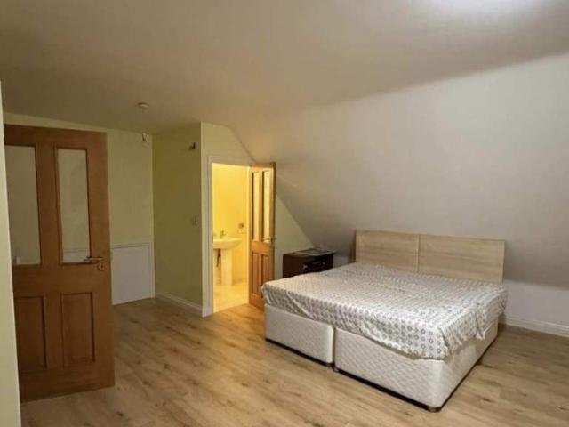 Room for rent in Gants Hill, Greater London
