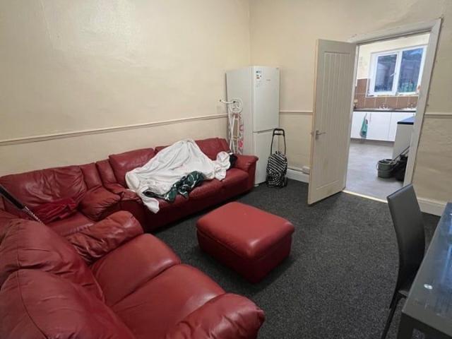 Room for rent in Saint George's, Sheffield