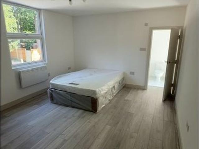 Room for rent in London Borough of Croydon, Greater London
