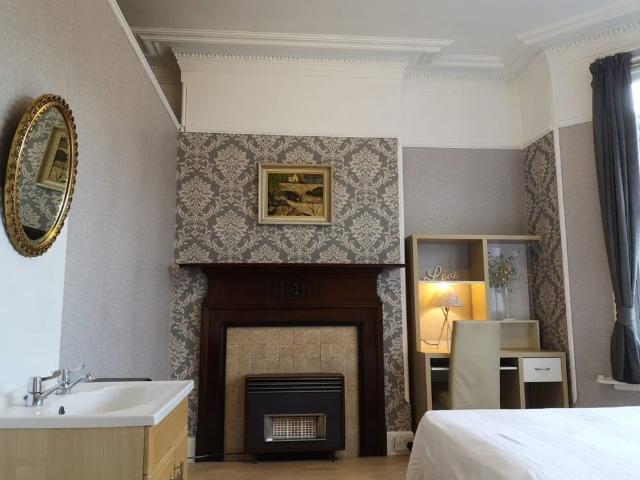 Room for rent in Old City, Bristol