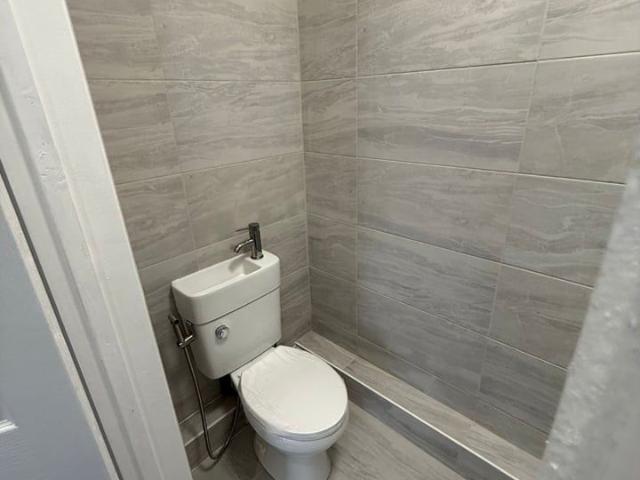 Room for rent in Gants Hill, Greater London