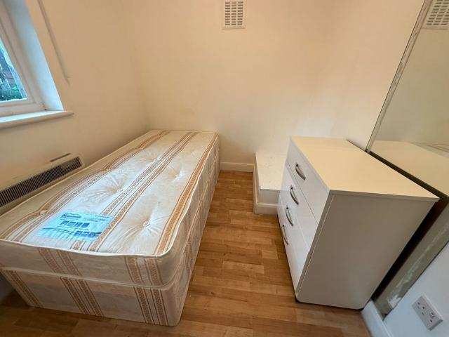 Room for rent in Harlesden, Greater London
