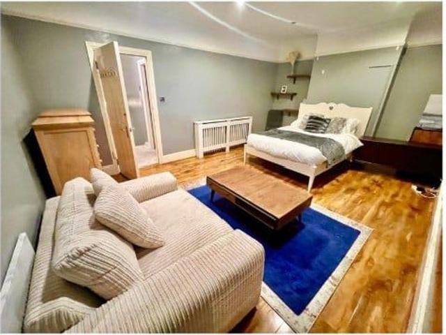 Room for rent in London Borough of Croydon, South Norwood