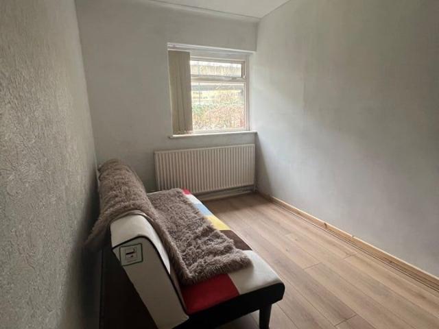 Room for rent in Lenton Abbey, Haddon