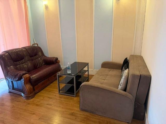 Room for rent in Gants Hill, Greater London
