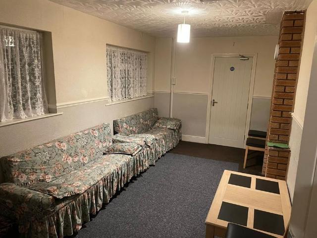 Room for rent in Park Central, Birmingham