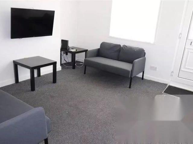 Room for rent in Hillfields, West Midlands
