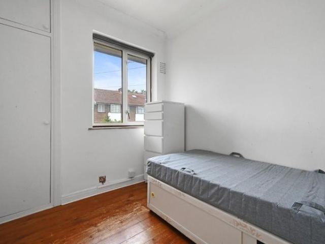 Room for rent in London Borough of Ealing, Greater London