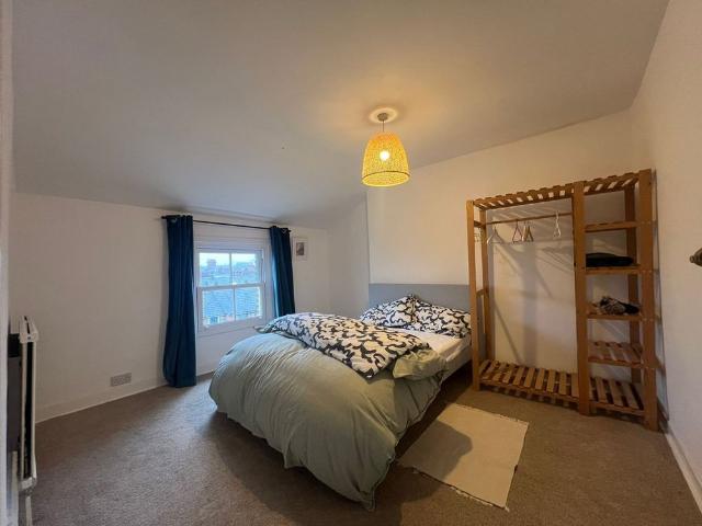 Room for rent in London Borough of Merton, Greater London