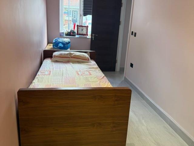Room for rent in Lane, Greater London