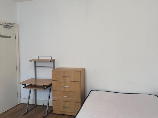 Room for rent in Wanstead, Greater London