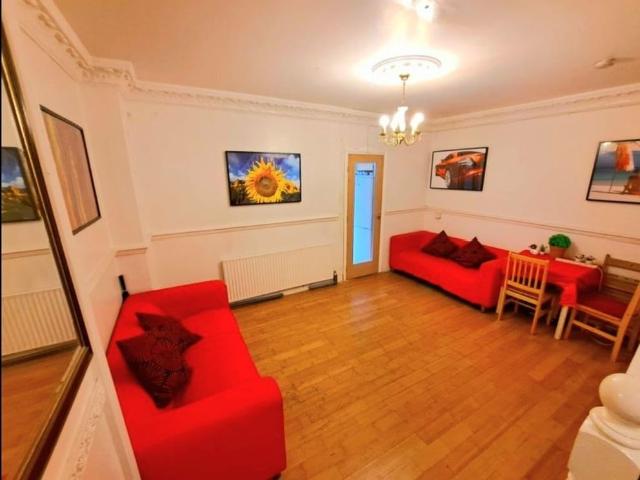 Room for rent in Plashet, Greater London