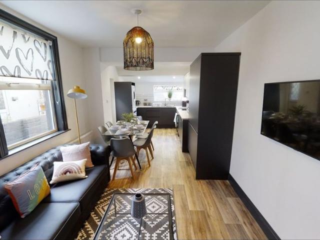 Room for rent in City Centre, Feckenham