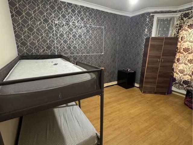 Room for rent in Gants Hill, Greater London