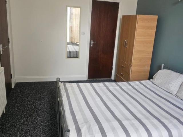 Room for rent in Gants Hill, Greater London