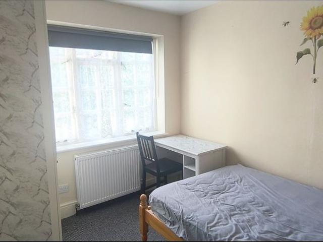 Room for rent in Sudbury, Greater London