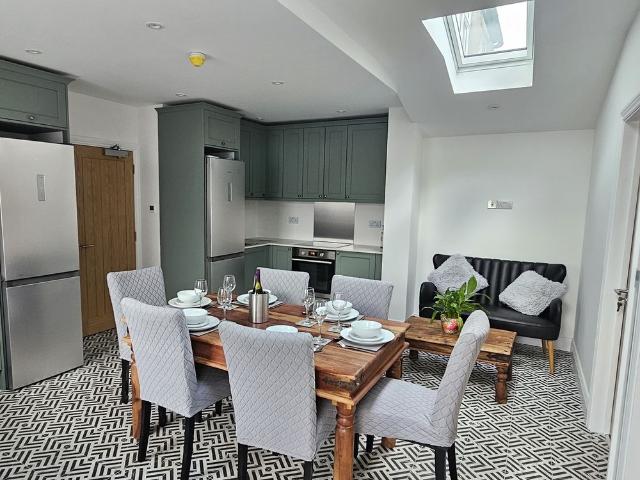 Room for rent in Whitton, Greater London