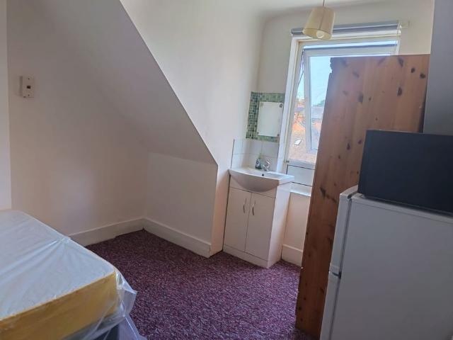 Room for rent in Newtown, Reading