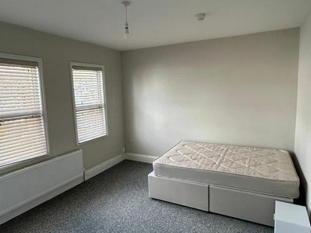 Room for rent in London Borough of Croydon, Greater London