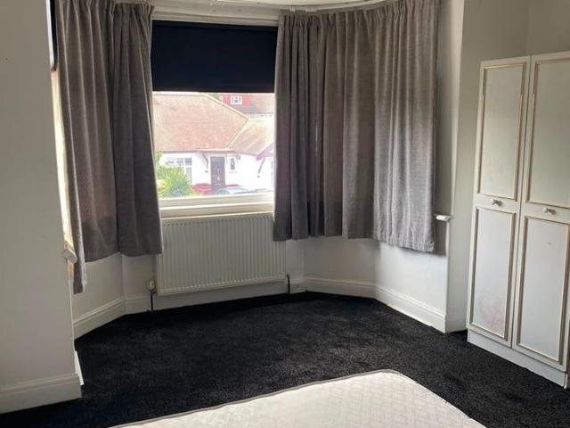 Room for rent in Gants Hill, Greater London