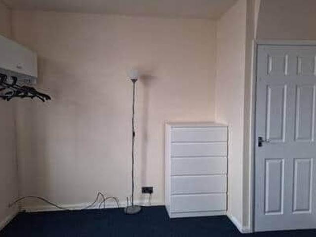 Room for rent in The Meadows, Haddon