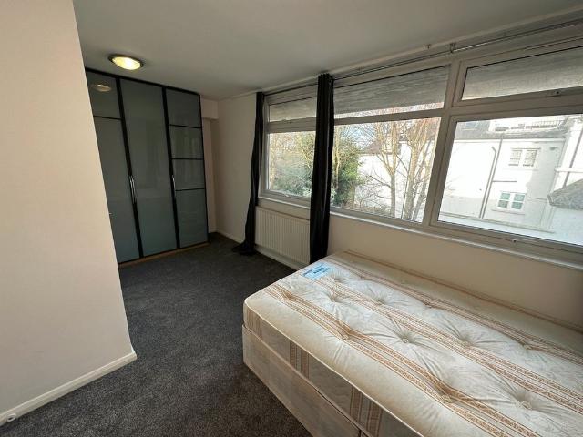 Room for rent in Lane, Greater London